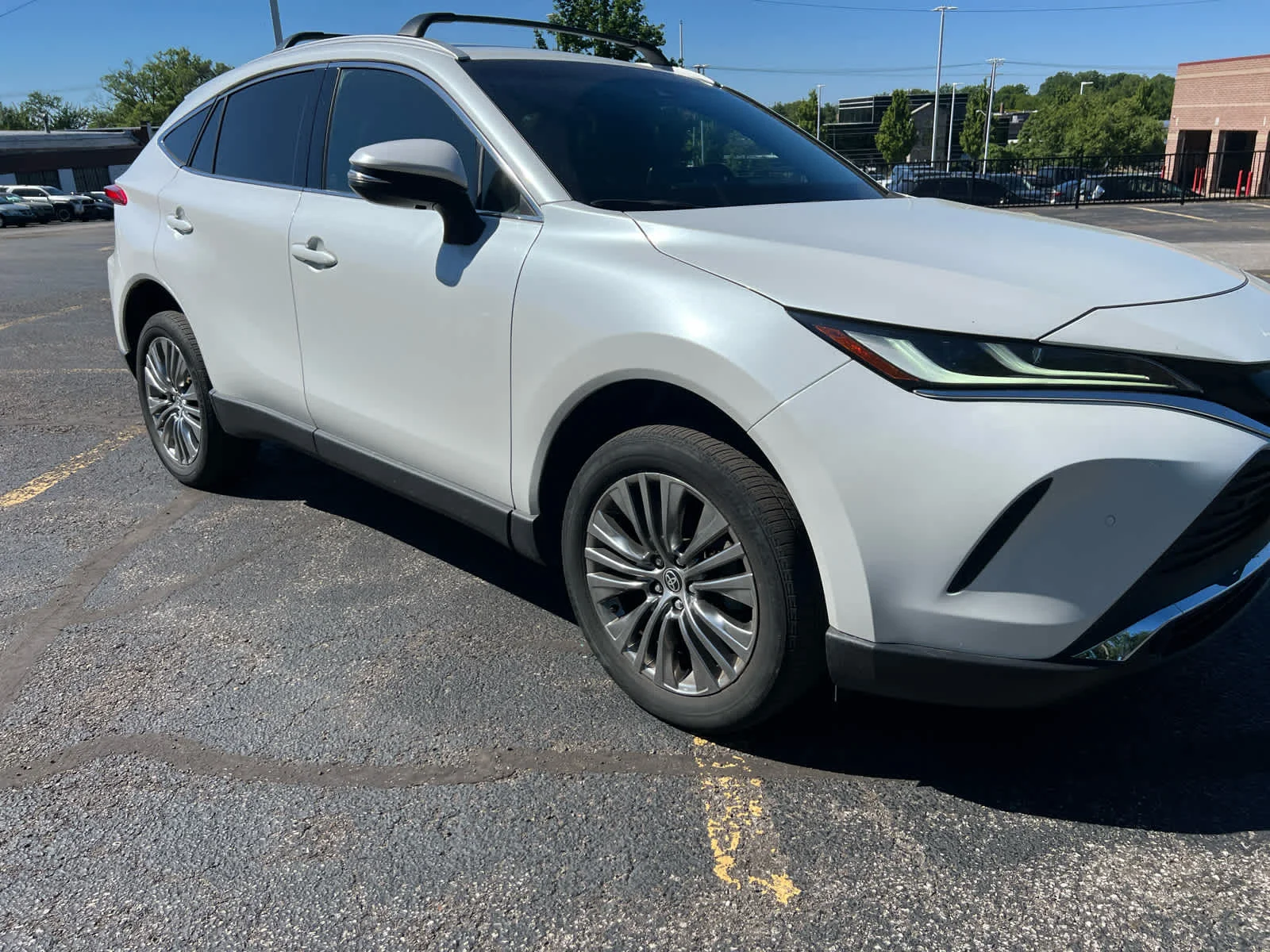 2023 Toyota Venza XLE Hybrid AWD's photo
