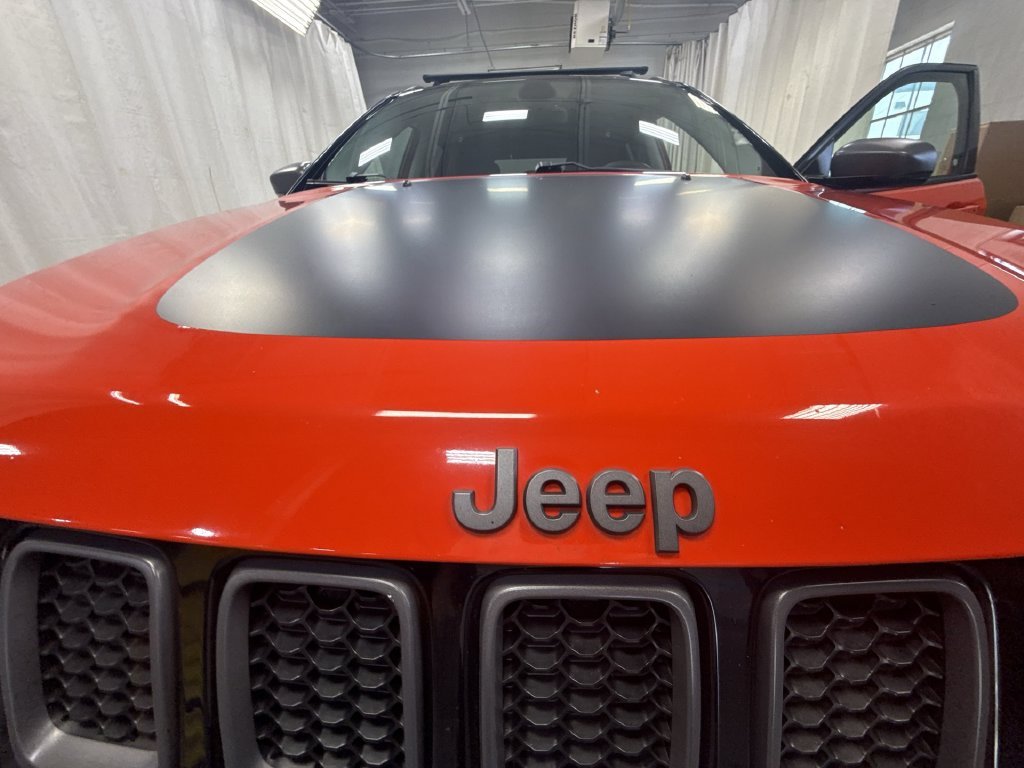 Used 2018 Spitfire Orange Clearcoat Jeep Trailhawk image 39