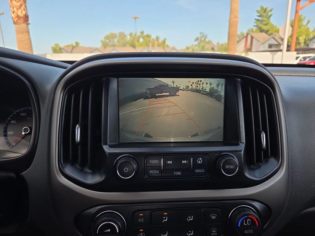 Used 2016 Gray Chevrolet Z71 image 19