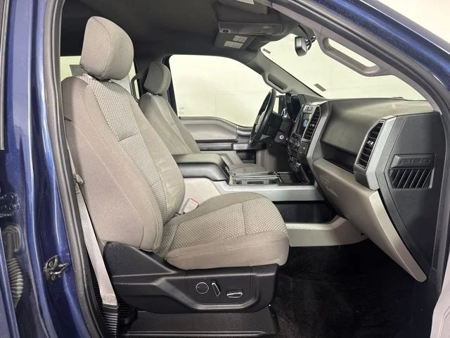 Used 2018 Blue Ford XLT image 4