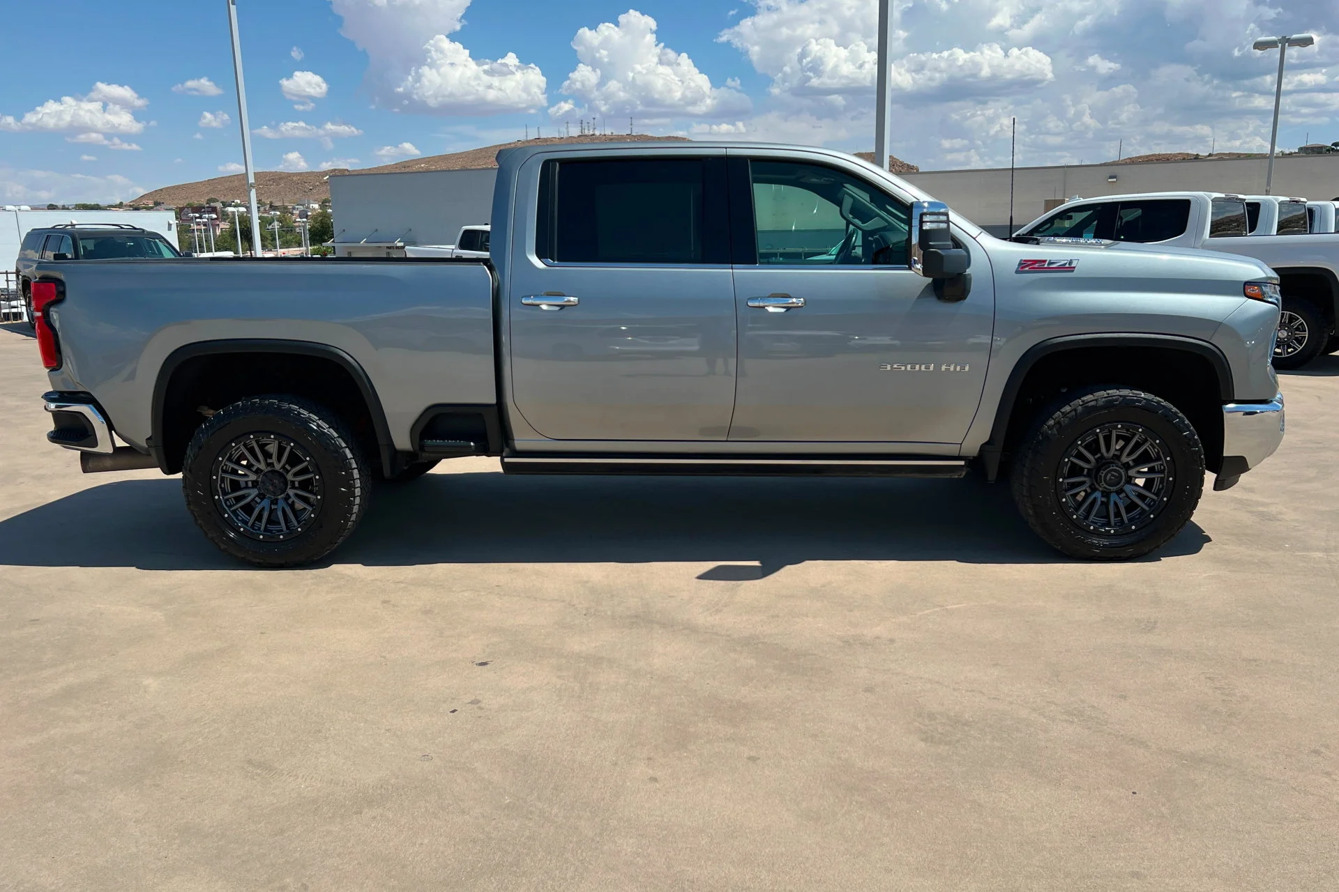 2024 Chevrolet Silverado 3500HD LTZ - Photo 6