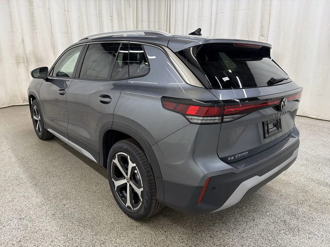 New 2026 Platinum Gray Metallic Volkswagen SE image 9