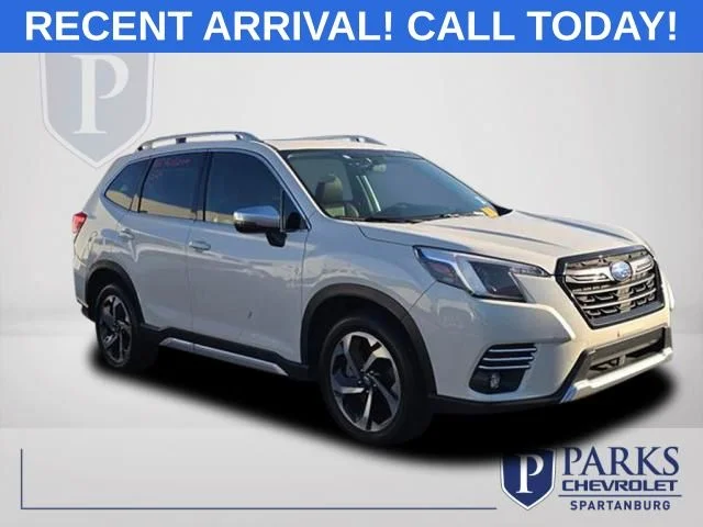 2022 Subaru Forester Touring's photo