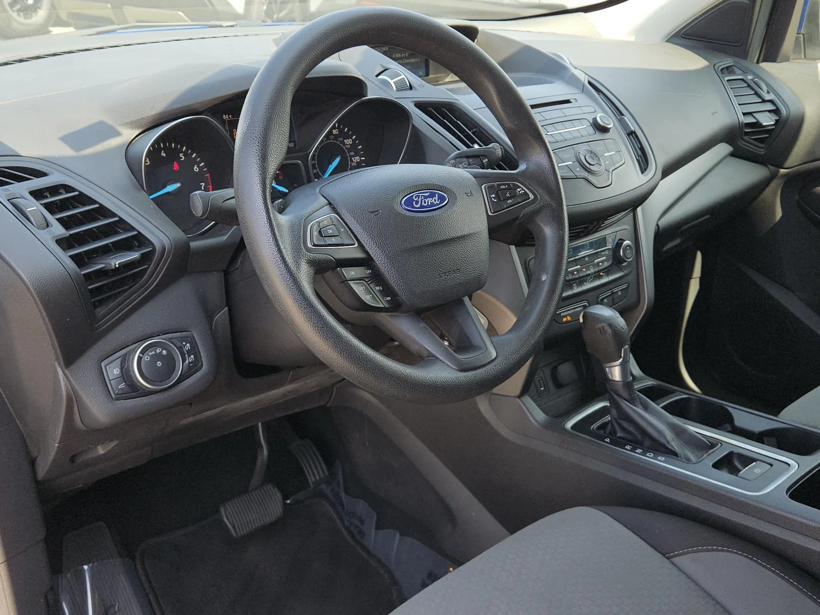 Used 2017 Lightning Blue Metallic Ford SE FWD image 25