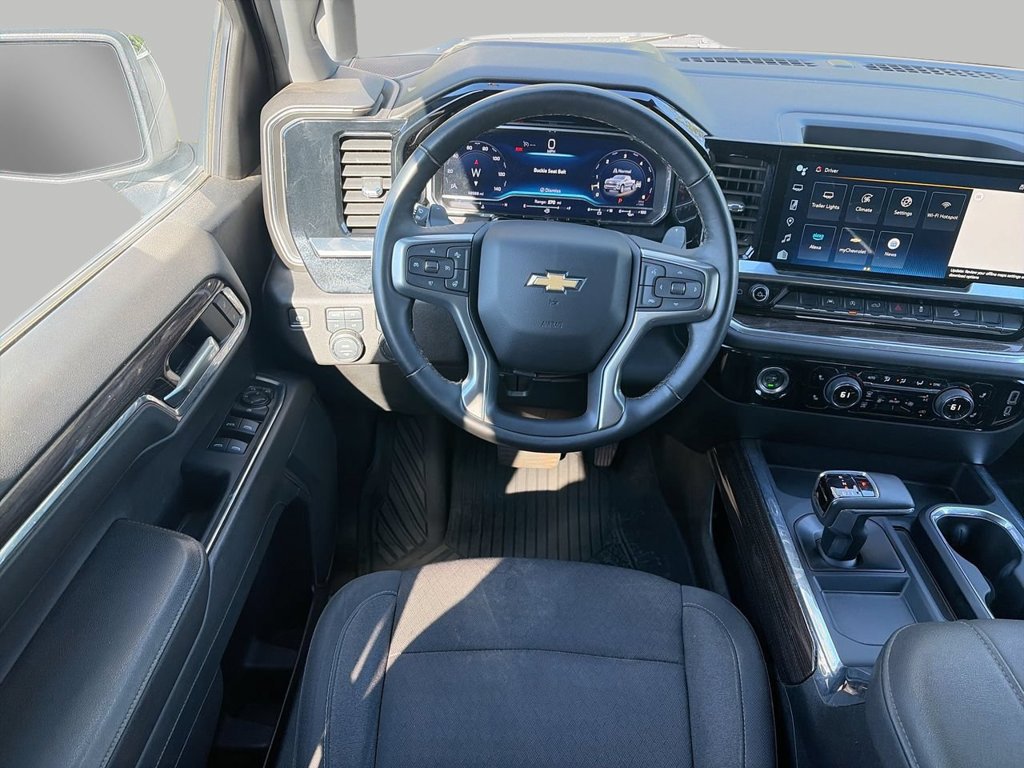 Used 2024 Summit White Chevrolet LT image 10