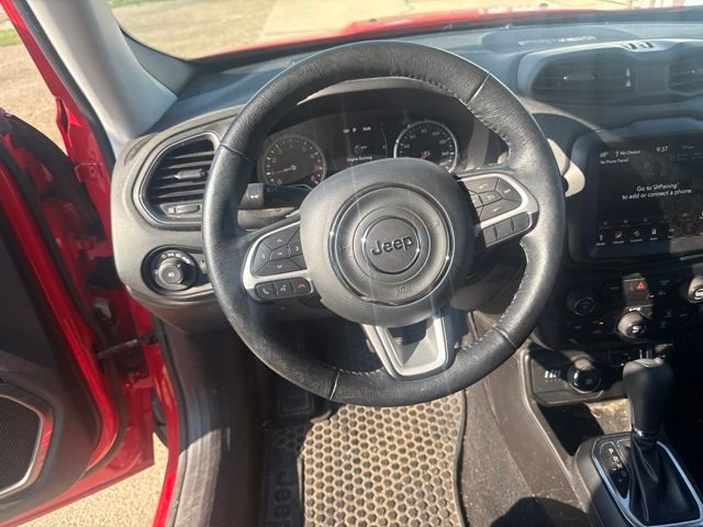 Used 2023 Red Jeep Latitude image 13