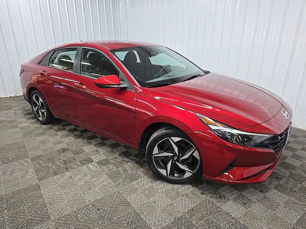 Used 2023 Red Hyundai SEL image 7