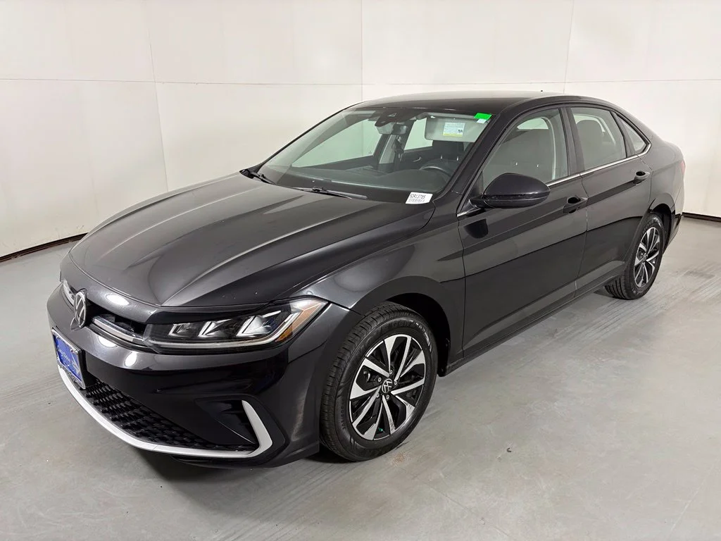 Used 2025 Black Volkswagen 1.5T S image 4