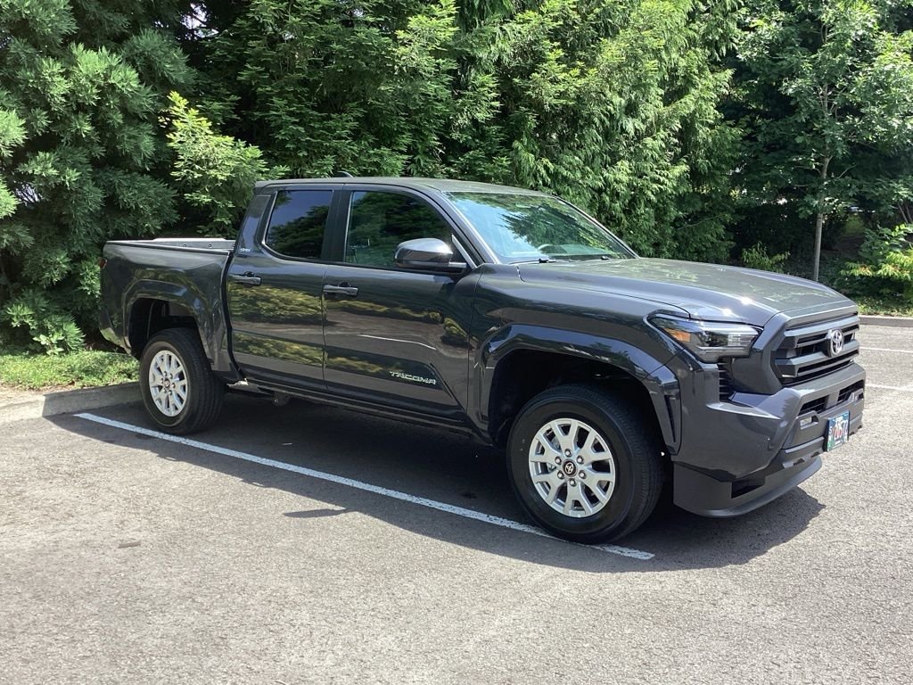 Certified Used 2025  Toyota SR5 image 8