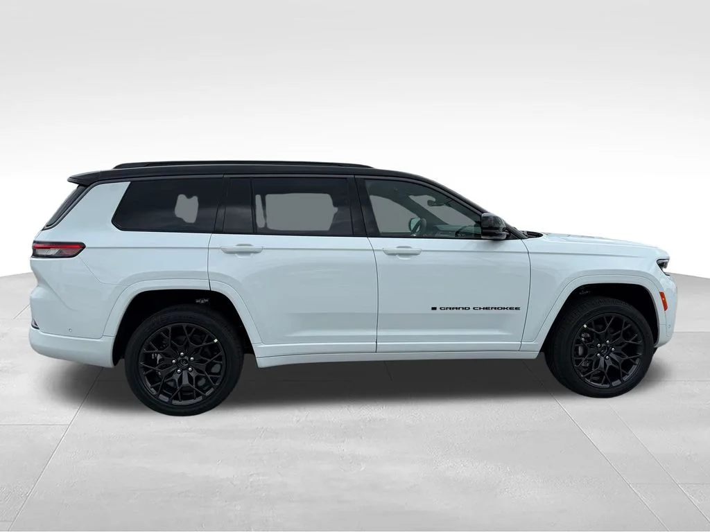 New 2026 Bright White Clear-Coat Exterior Paint Jeep Summit image 31