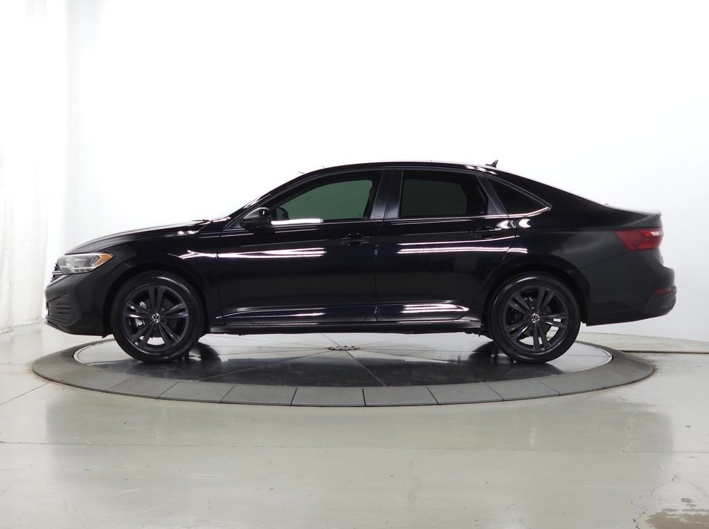 Used 2023 Deep Black Pearl Volkswagen 1.5T SE image 5