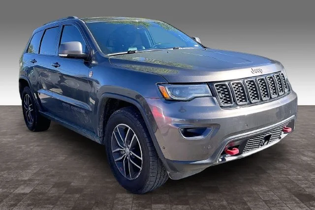Used 2017 Gray Jeep Trailhawk image 2