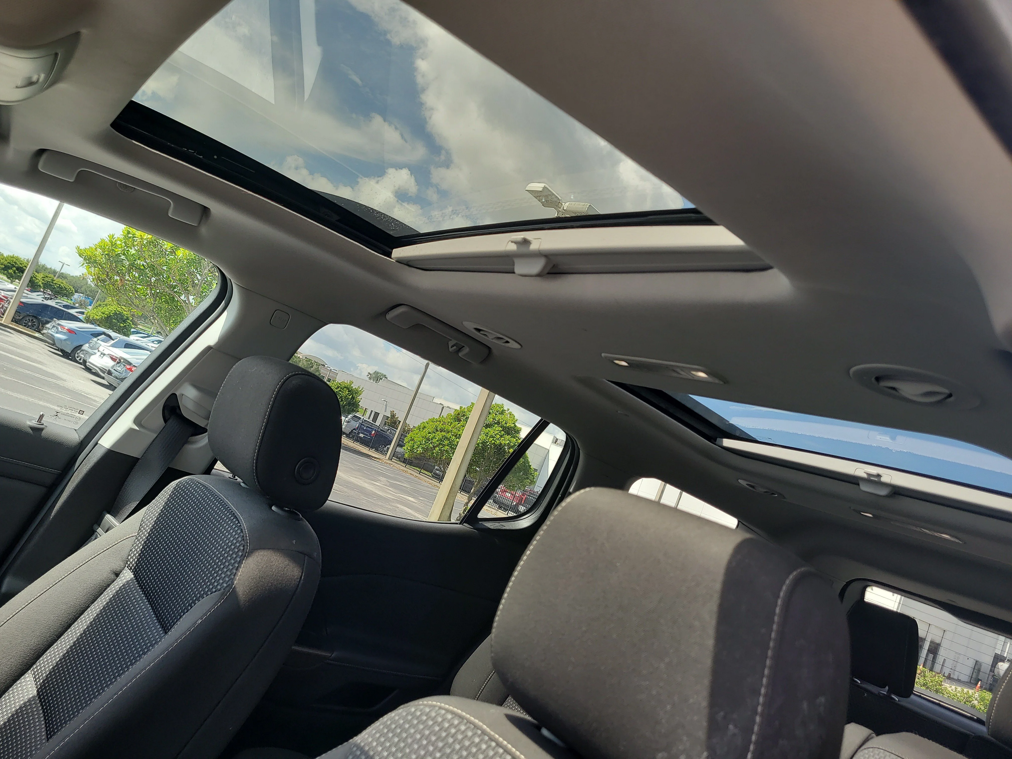 Used 2023 Summit White GMC SLE image 20