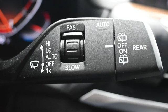 Used 2020 Black BMW xDrive30i image 26