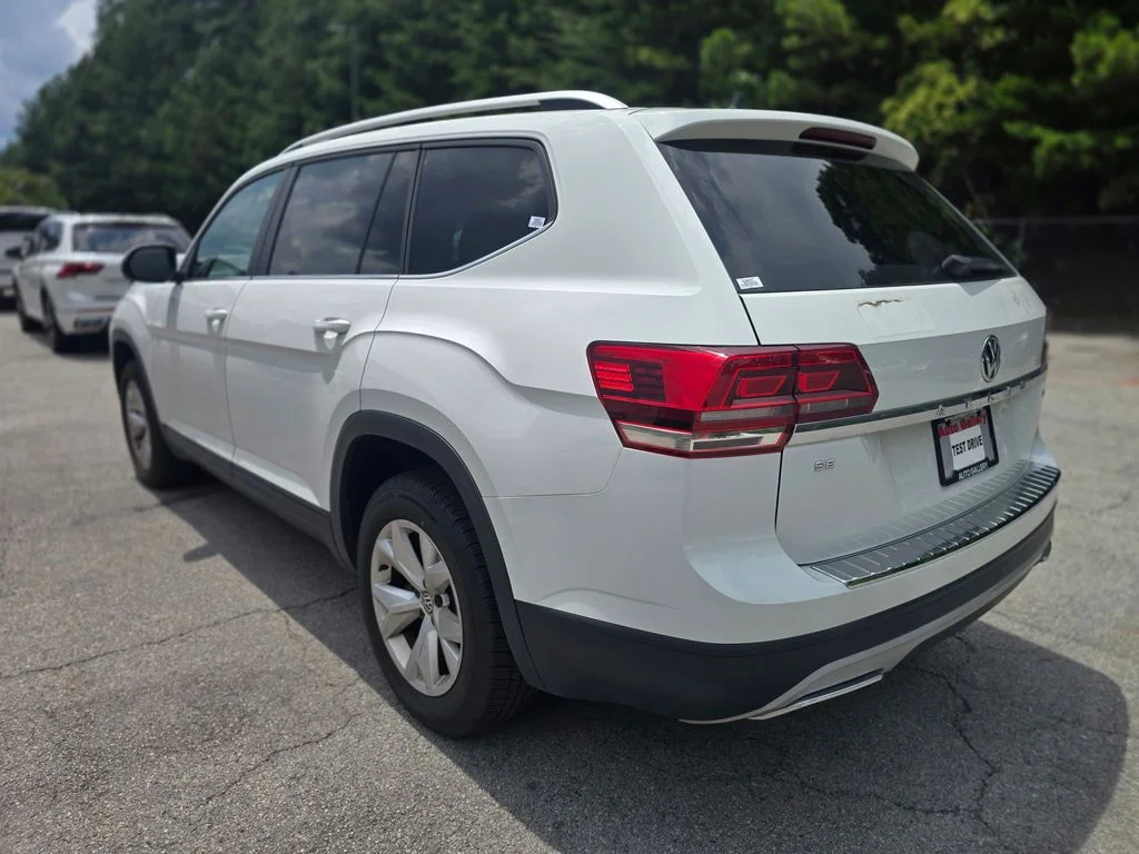 Used 2018 White Volkswagen 3.6L V6 SE image 5