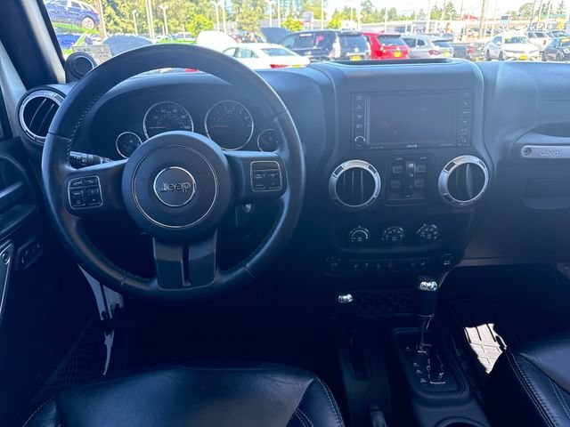 Used 2014 Bright White Clearcoat Jeep Rubicon image 12