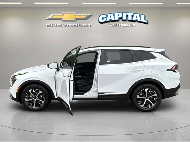 Used 2025 White Kia EX image 9