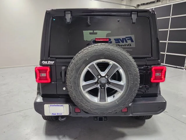 Used 2020 Black Jeep Unlimited Sahara image 9