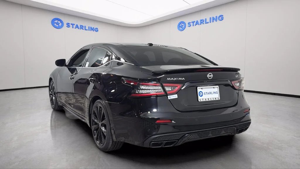 Used 2022 Black Nissan SR Xtronic CVT image 7