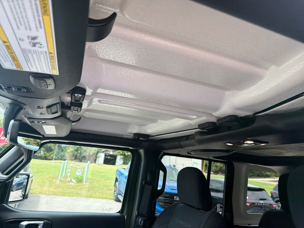 Used 2022 Green Jeep Unlimited Sahara image 24