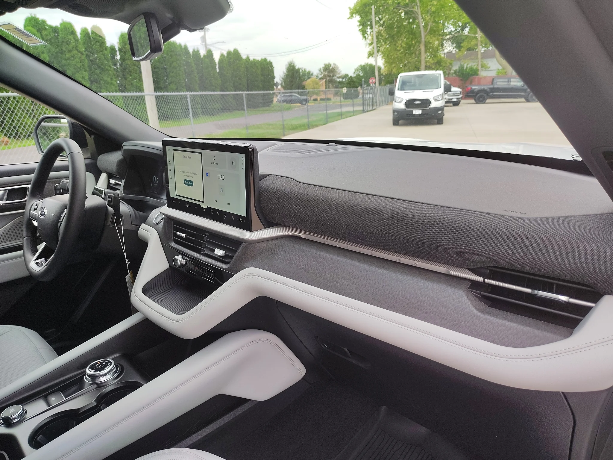 New 2027 Star White Metallic Tri-Coat Ford Platinum™ image 17