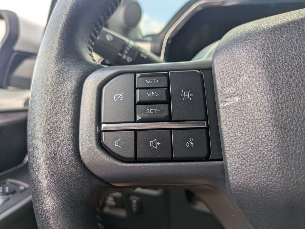 Used 2022 White Ford Lariat image 25