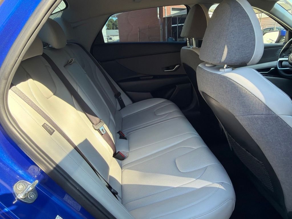 2024 Hyundai Elantra Limited - Photo 11