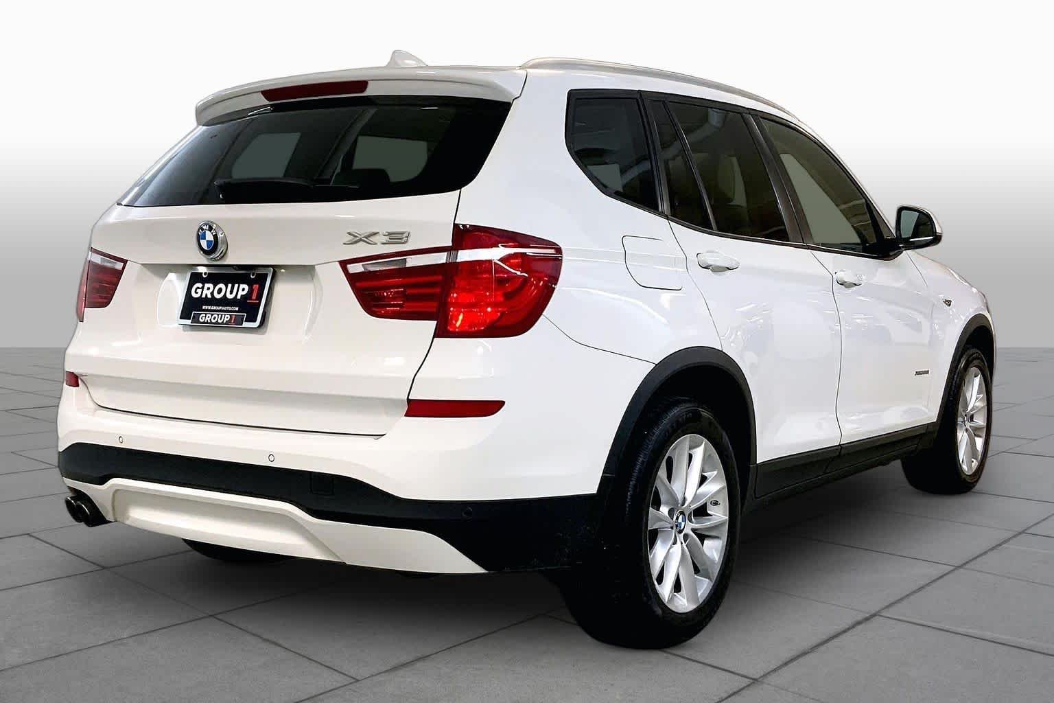 Used 2017 Alpine White BMW xDrive28i image 12