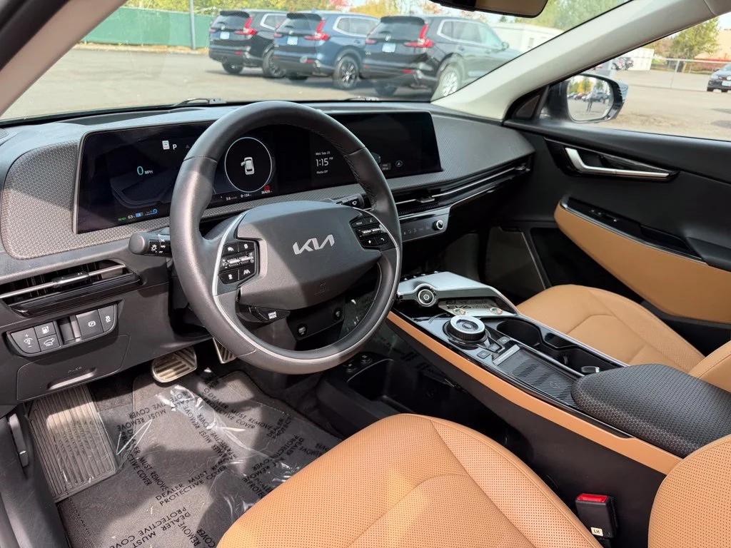 Used 2023 Deep Forest Green Kia GT-Line image 16