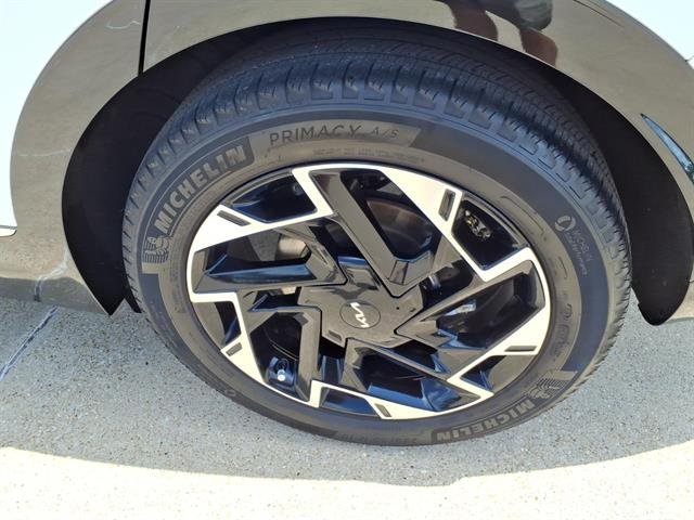 Used 2023 Glacial White Pearl Kia SX-Prestige image 19