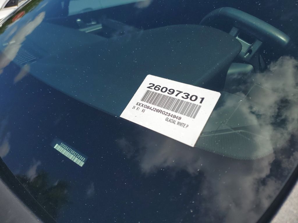 Used 2024 White Kia GT-Line image 5