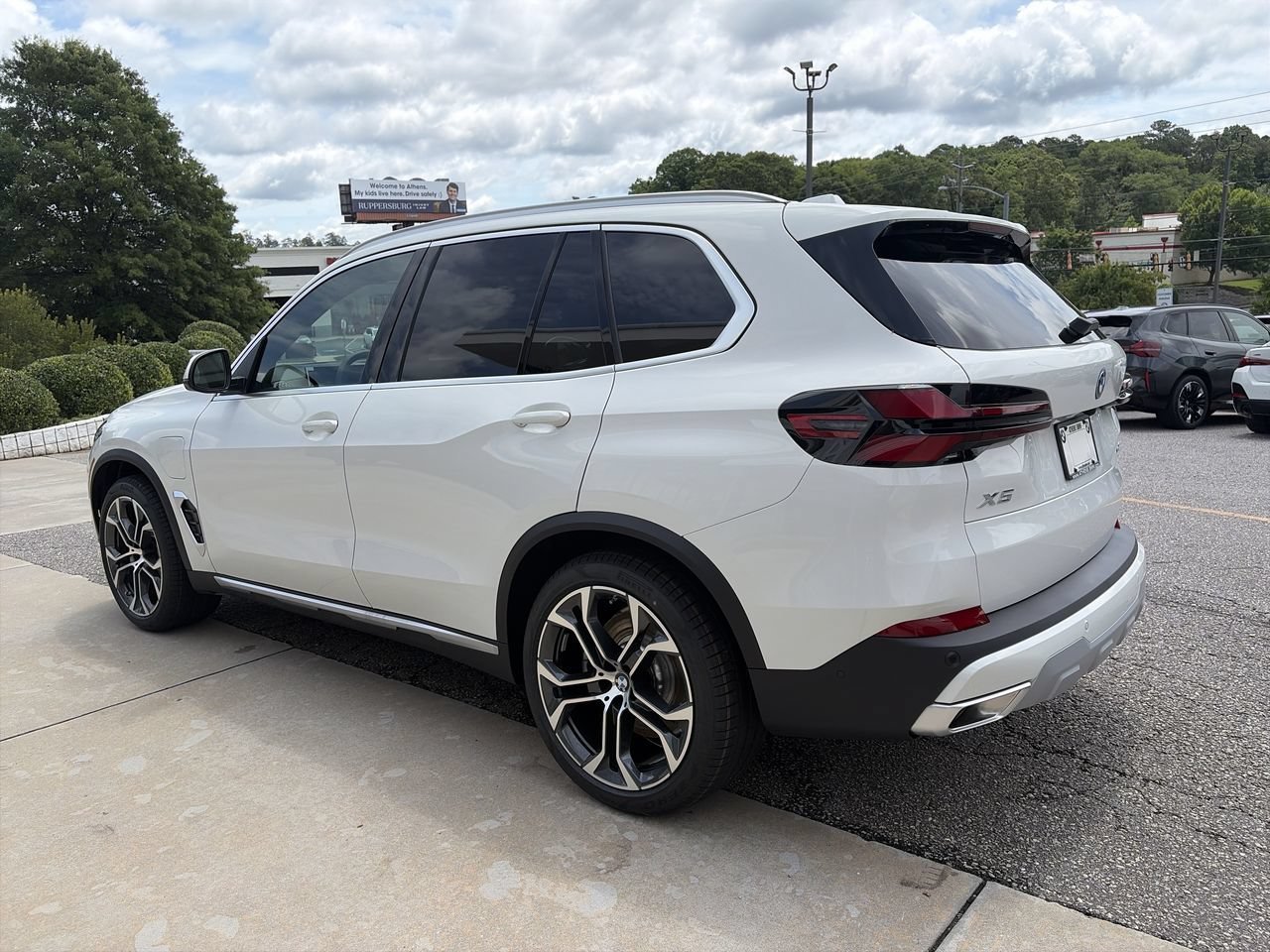 New 2026 Alpine White BMW xDrive50e image 6