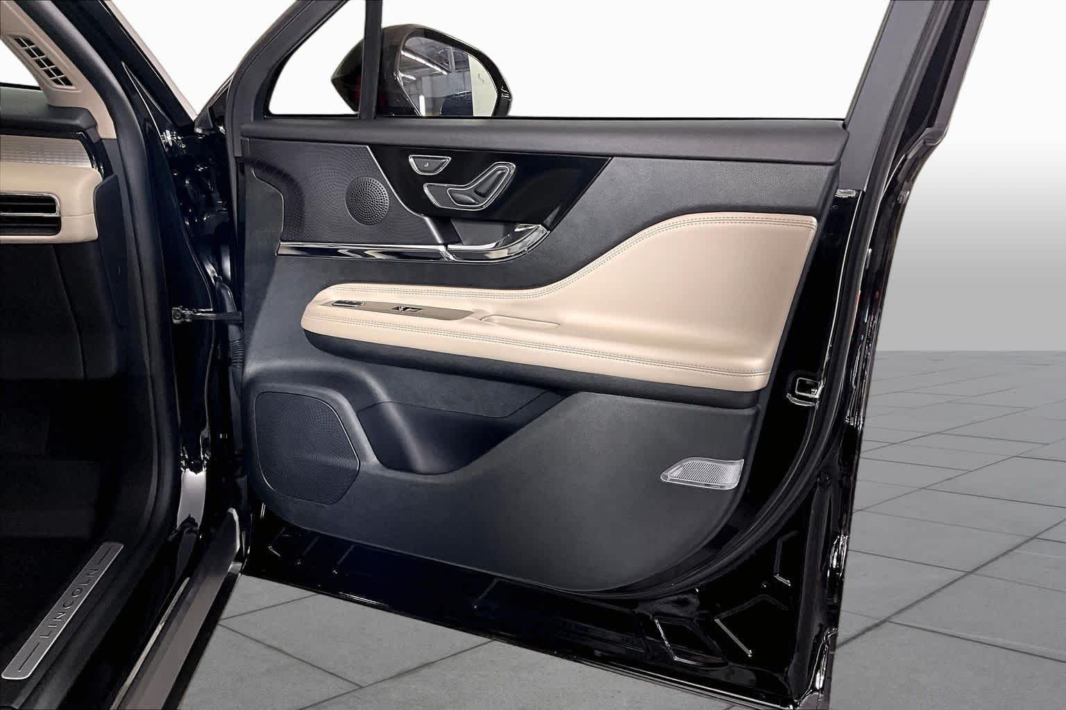 2025 Lincoln Corsair Premiere - Photo 22