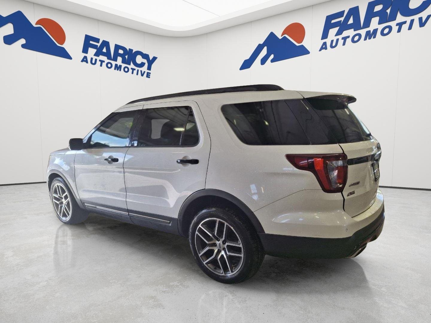 Used 2016 White Platinum Tri-Coat Metallic Ford Sport image 2