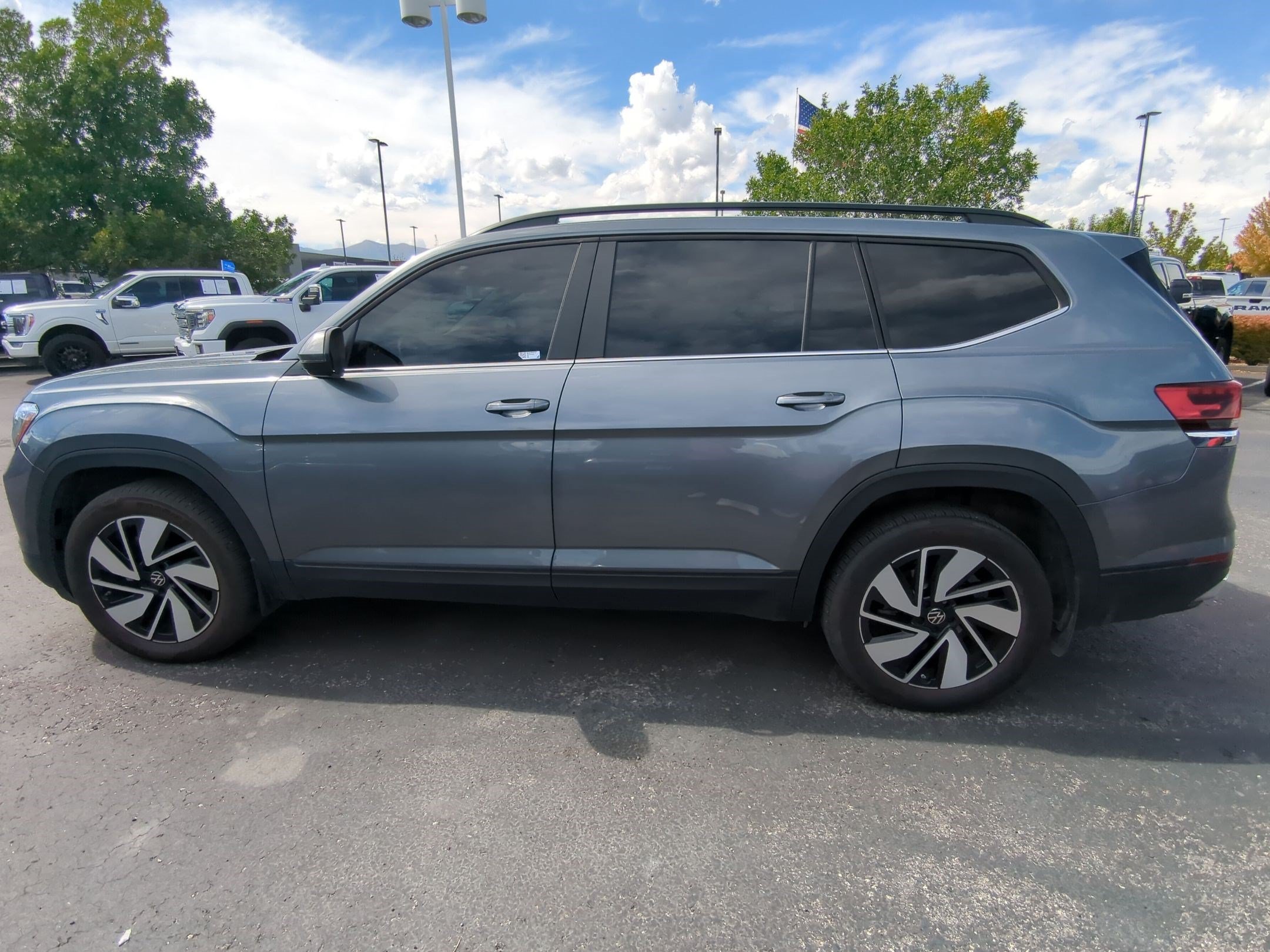 Used 2025 Platinum Gray Metallic Volkswagen 2.0T SE w/Technology image 7