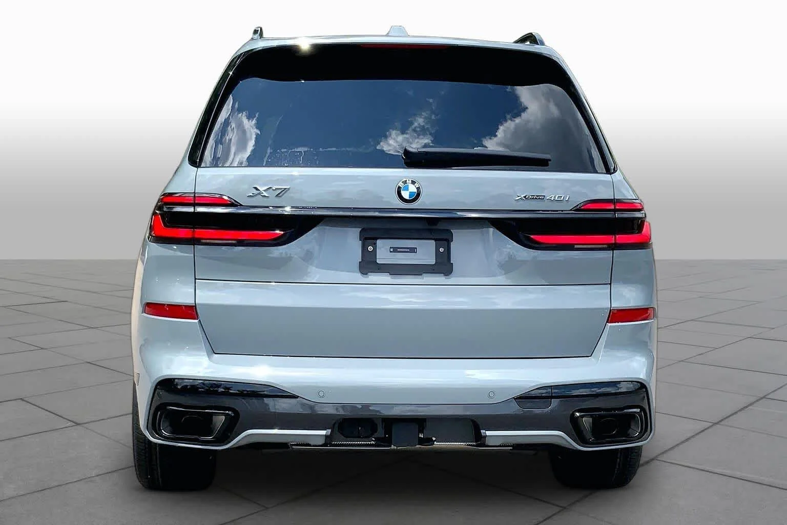 New 2027 Brooklyn Grey Metallic BMW xDrive40i image 4
