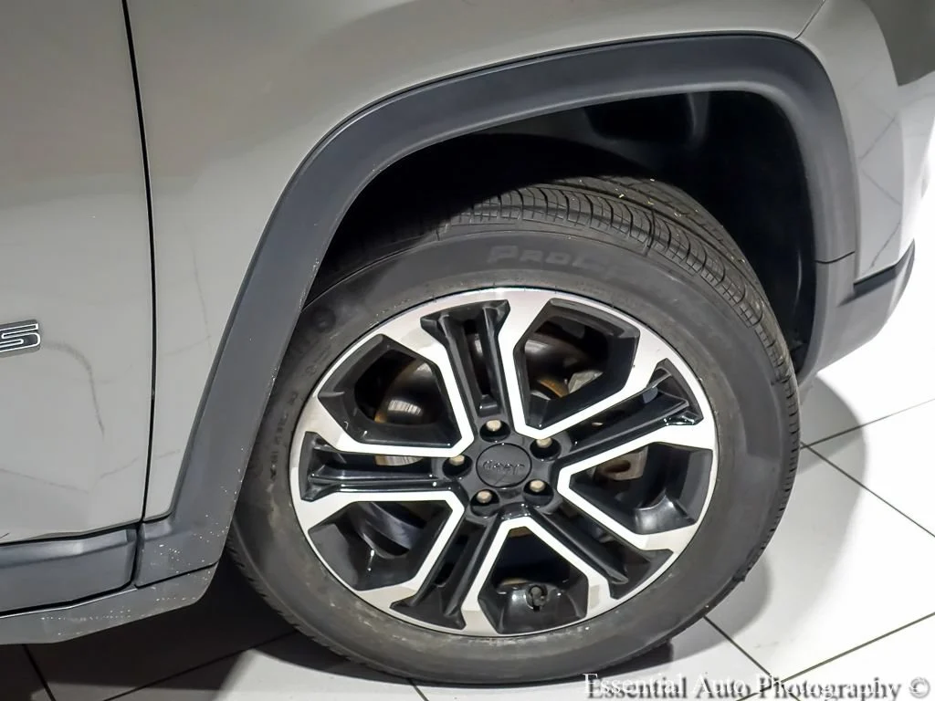 Used 2022 Gray Jeep Limited image 11