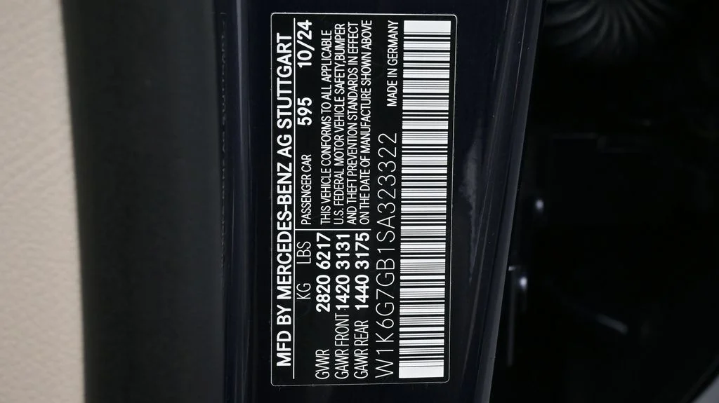 Used 2025 Blue Mercedes-Benz S 580 image 25