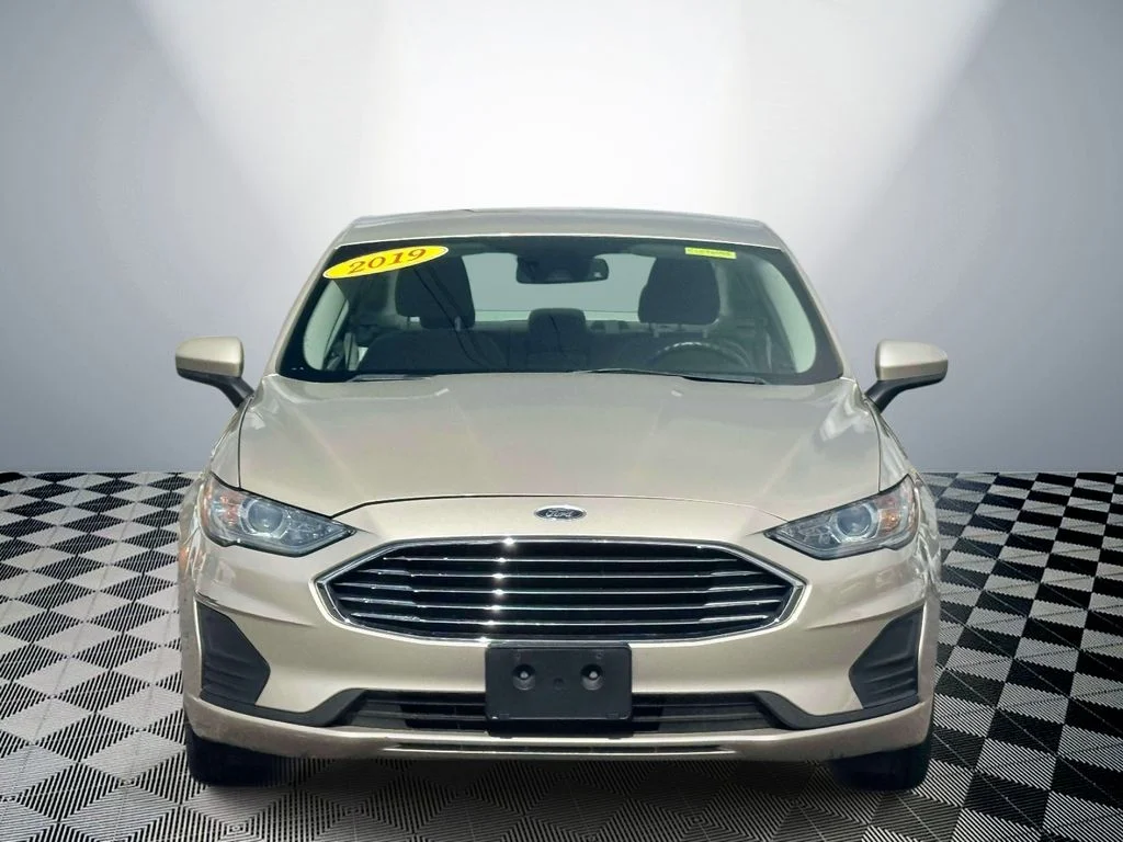 Used 2019 Ford Fusion Hybrid SE with VIN 3FA6P0LU0KR129644 for sale in Pinckney, MI