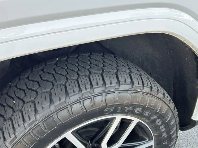 Used 2022 White GMC AT4 image 15