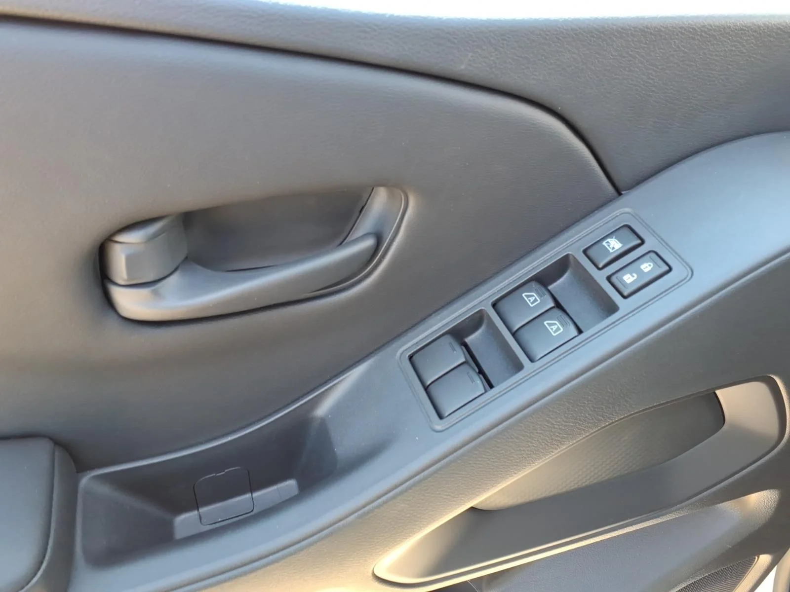 New 2026 Glacier White Nissan Crew Cab S image 9