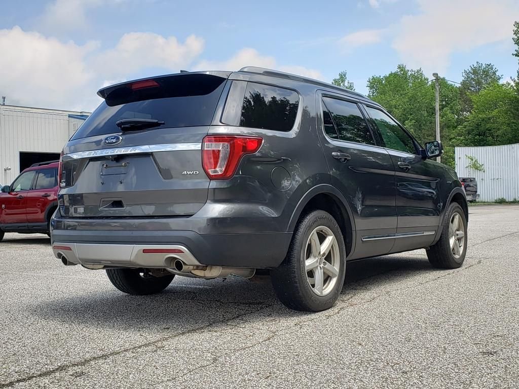 Used 2016 Magnetic Metallic Ford XLT image 7