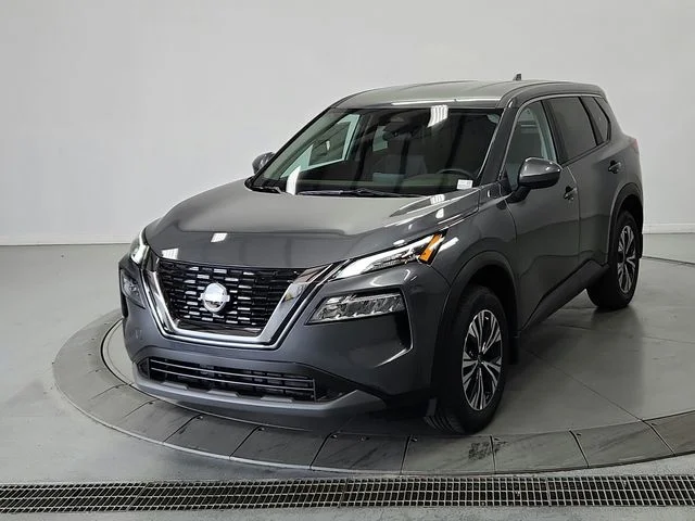 Used 2023 Gray Nissan SV image 2