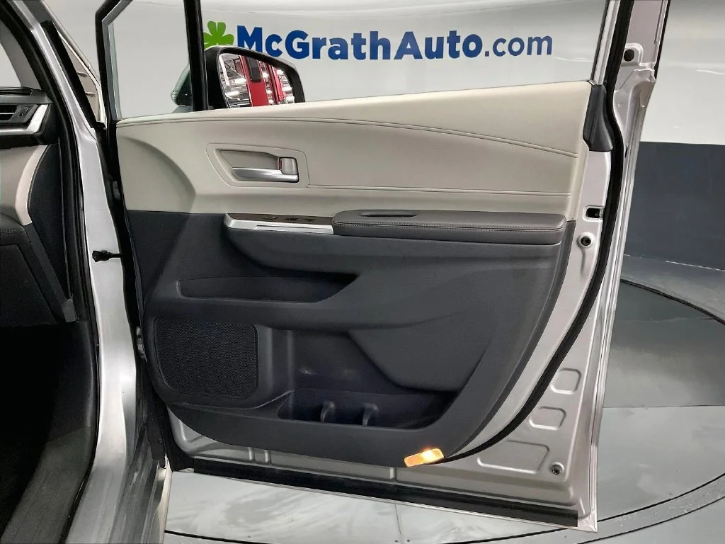 Used 2021 Silver Toyota XLE image 28