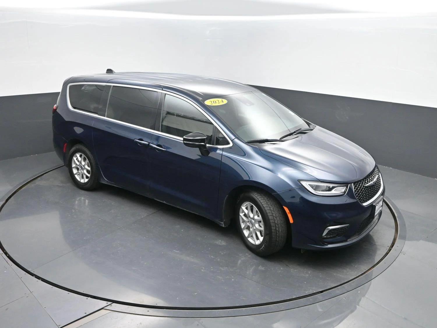 Used 2024 Fathom Blue Pearlcoat Chrysler Touring image 36