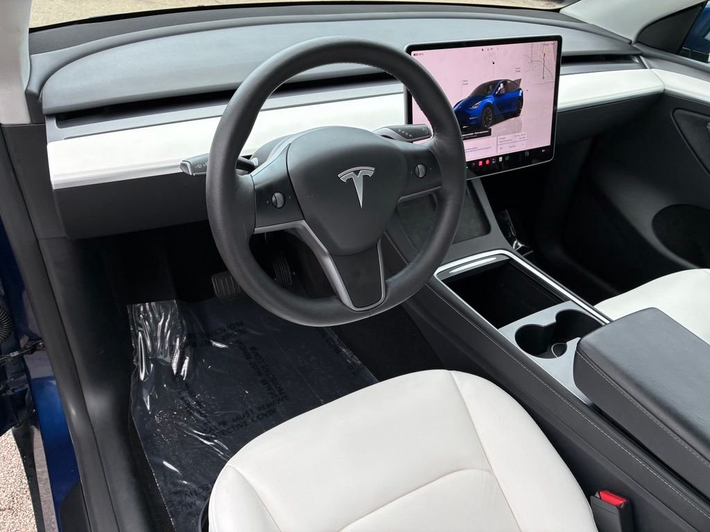 Used 2024  Tesla Long Range image 11