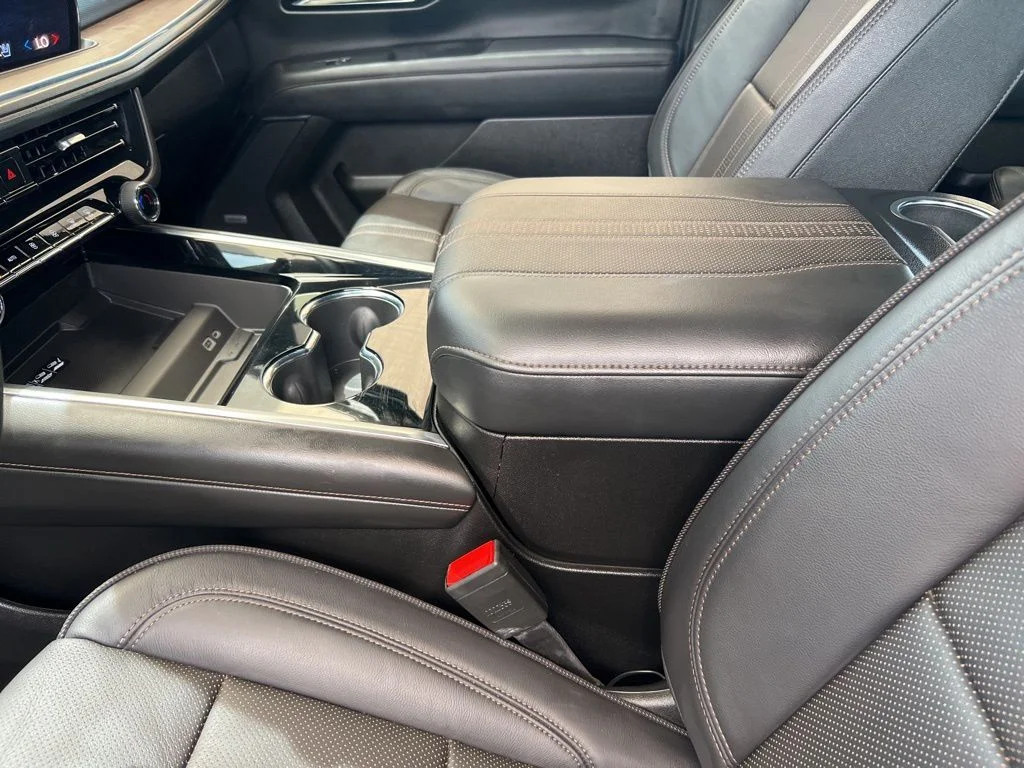 Used 2025 Black Chevrolet High Country image 25