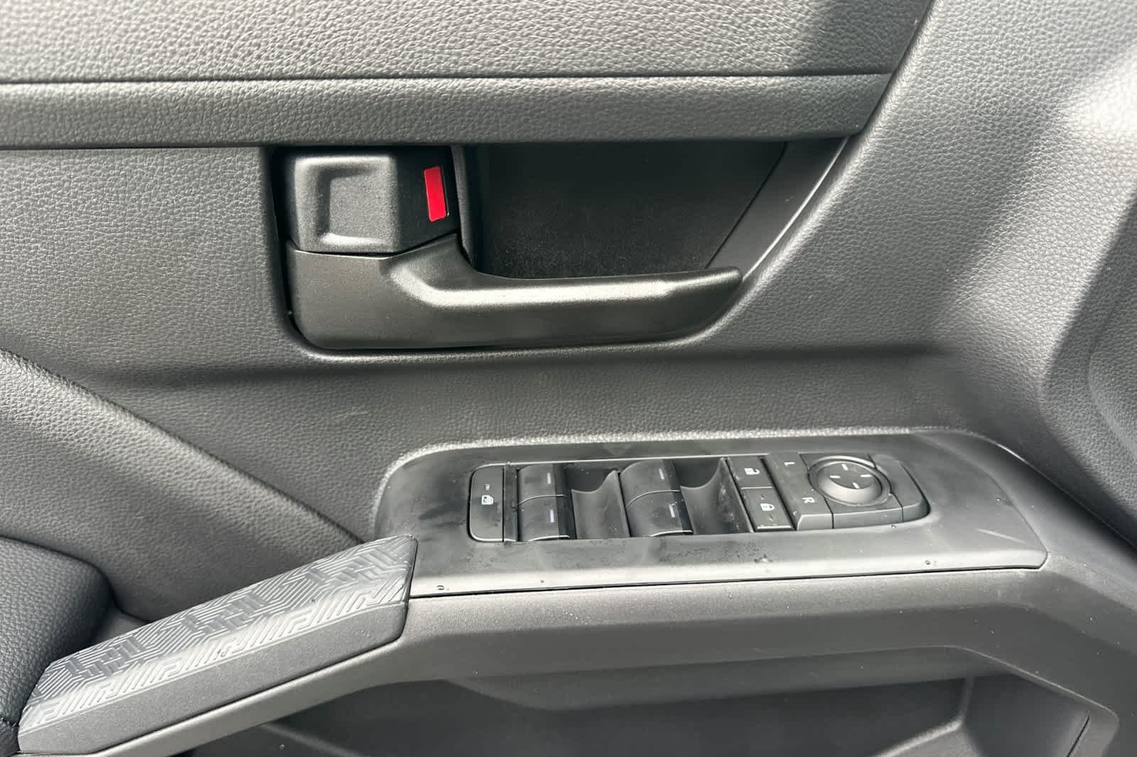 2026 Toyota Tacoma SR5 - Photo 11