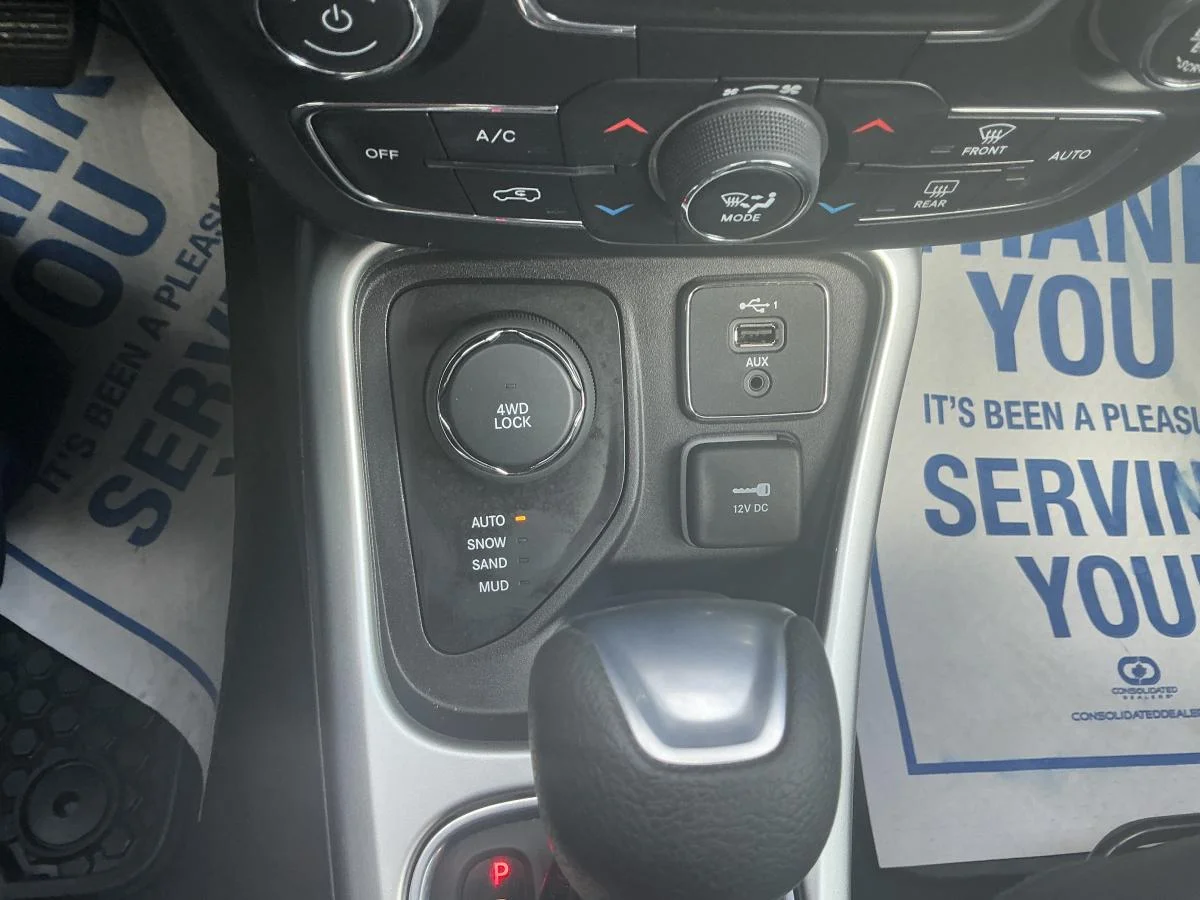 Used 2021 Grey Jeep Upland Edition image 27