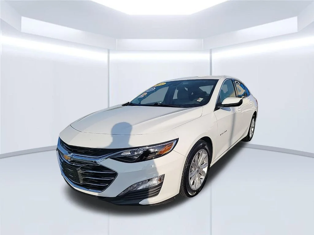 Used 2024 White Chevrolet LT image 2